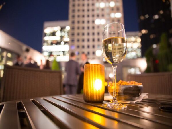 Is There a Rooftop Lounge Near Me in the Financial District?