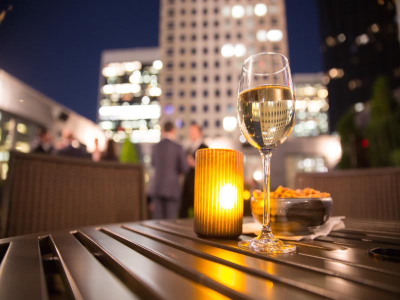 Is There a Rooftop Lounge Near Me in the Financial District?
